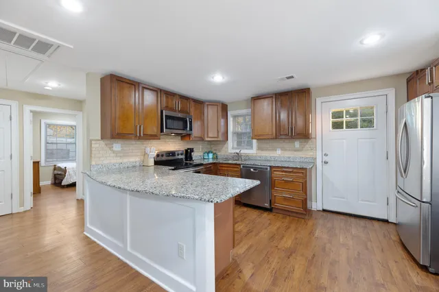 $275,000 | 5604 Fleetwing Drive, Levittown, PA 19057