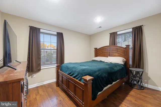 $275,000 | 5604 Fleetwing Drive, Levittown, PA 19057