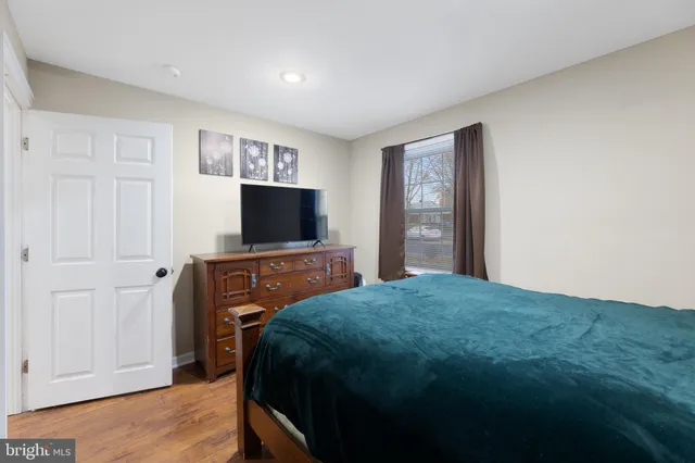 $275,000 | 5604 Fleetwing Drive, Levittown, PA 19057