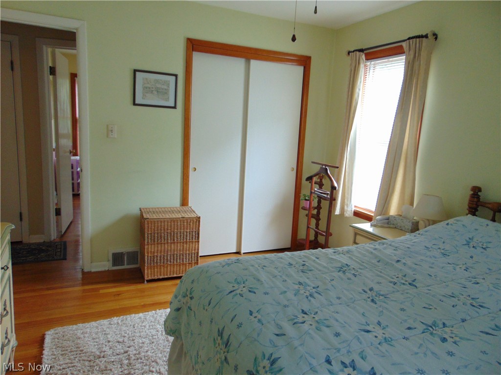1303 Haverston Road Lyndhurst, OH 44124 - Photo 11 of 34 Large closet in bedroom #1