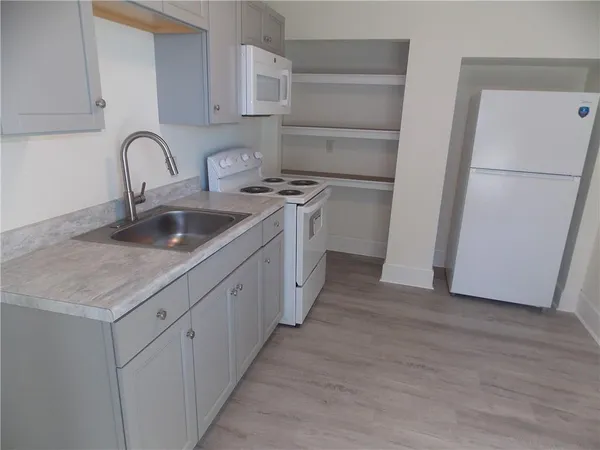 $1,150 | 727 West Beaver Street, Unit 5, Zelienople, PA 16063