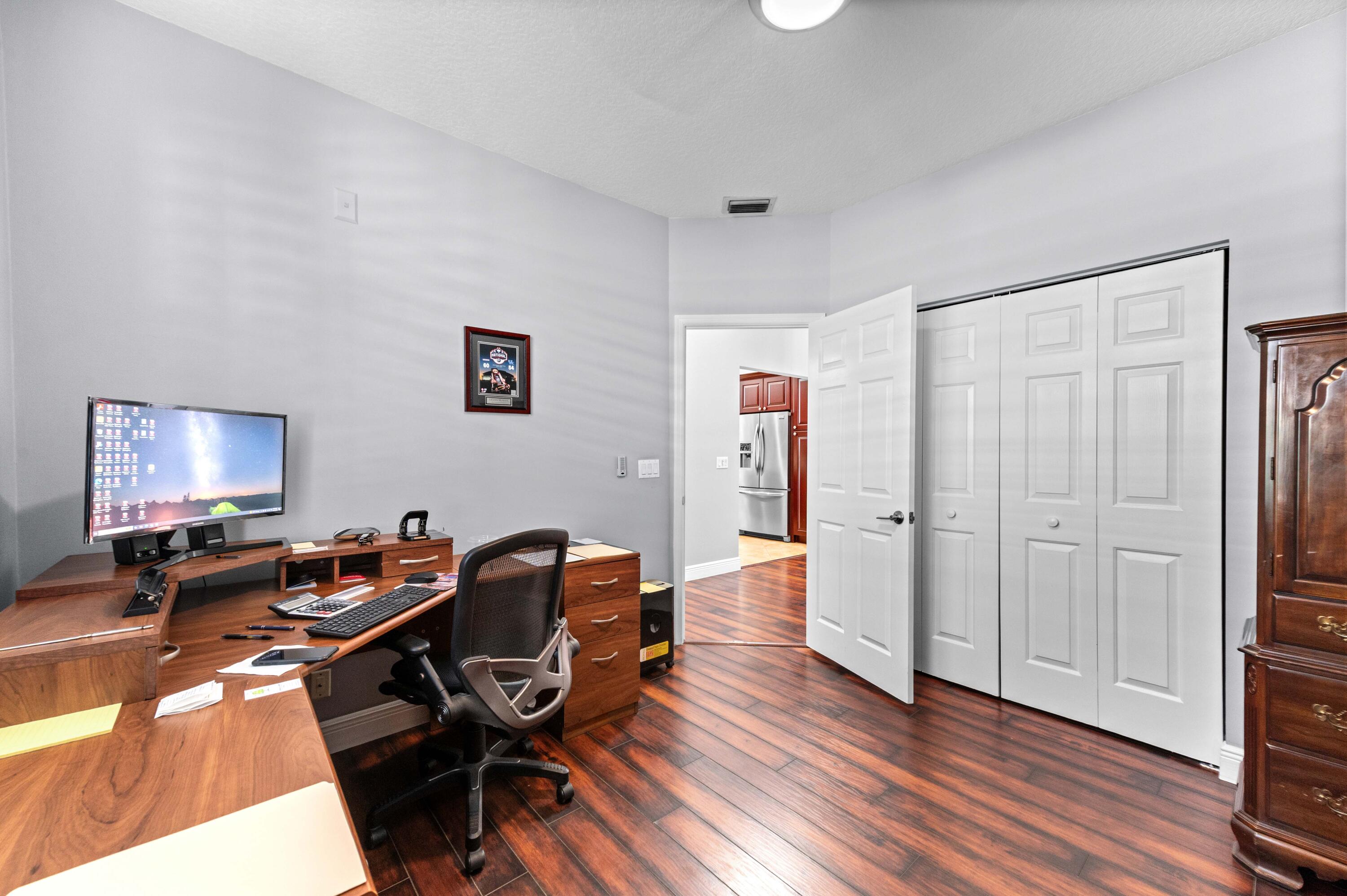 22320 Holcomb Place Boca Raton, FL 33428 - Photo 35 of 43 26 office 02