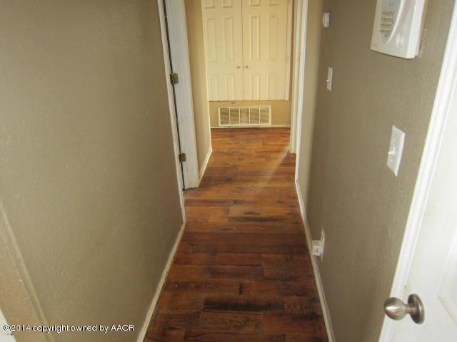 5107 Crockett Street Amarillo, TX 79110 - Photo 7 of 12 a view of a hallway