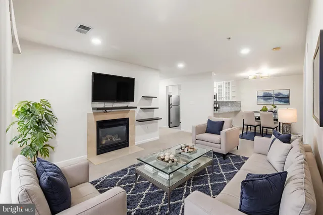 $2,450 | 6610 Lake Park Drive, Unit T1, Greenbelt, MD 20770