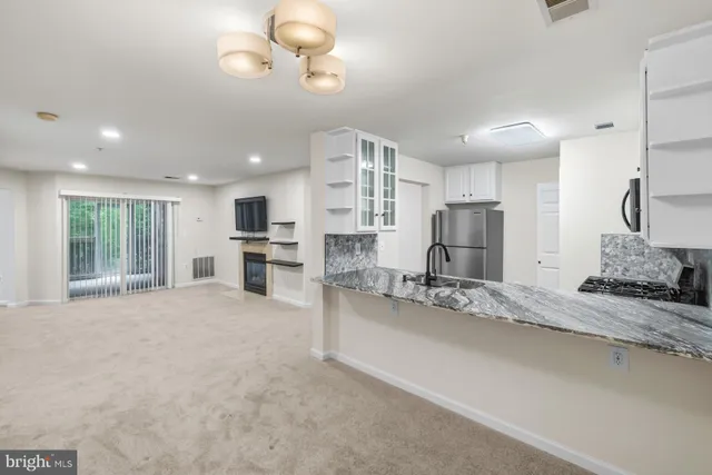 $2,450 | 6610 Lake Park Drive, Unit T1, Greenbelt, MD 20770