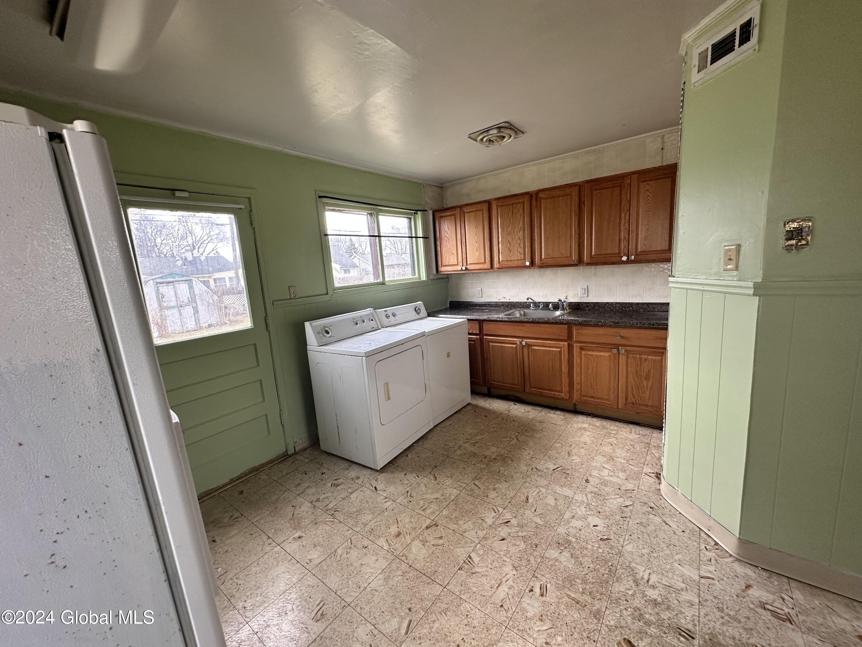 359 Whitehall Road Albany, NY 12208 - Photo 5 of 13 IMG_5975