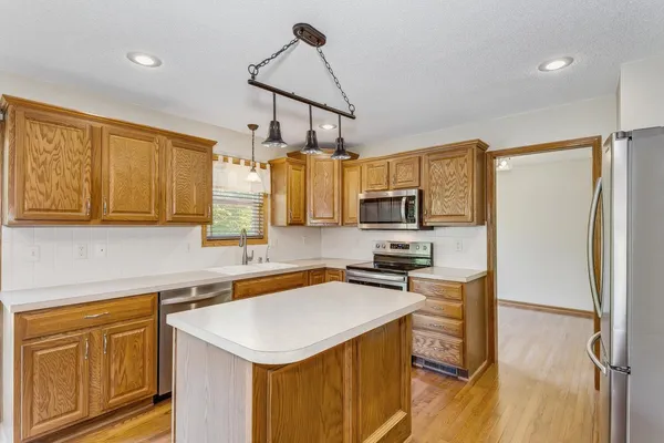 $339,900 | 631 Brentwood Court, Andover, KS 67002