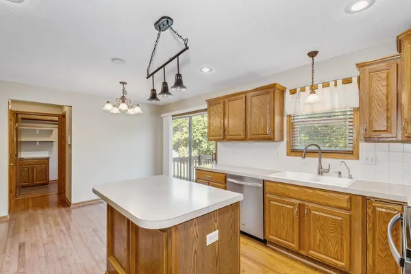 $339,900 | 631 Brentwood Court, Andover, KS 67002