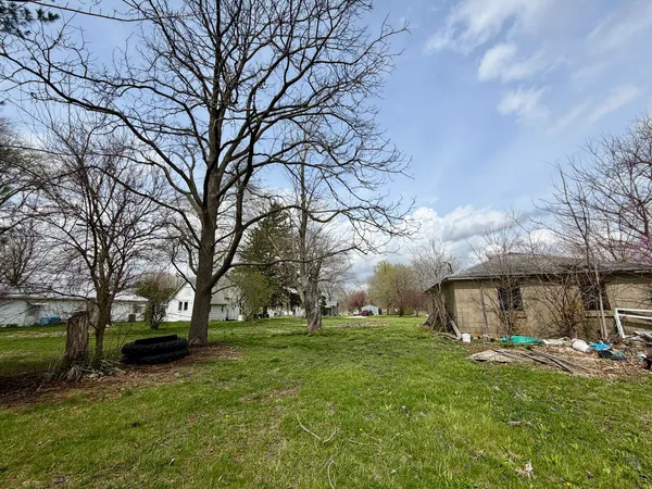 $18,900 | 610 West Green Street, Newman, IL 61942