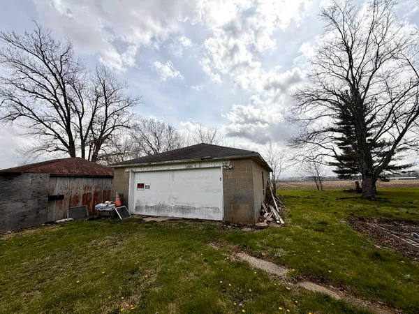 $18,900 | 610 West Green Street, Newman, IL 61942