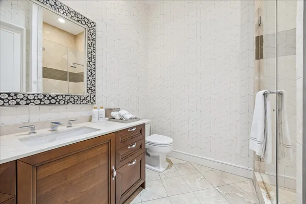 $1,040,000 | 2727 Kirby Drive, Unit 16C, Houston, TX 77098