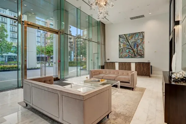 $1,040,000 | 2727 Kirby Drive, Unit 16C, Houston, TX 77098