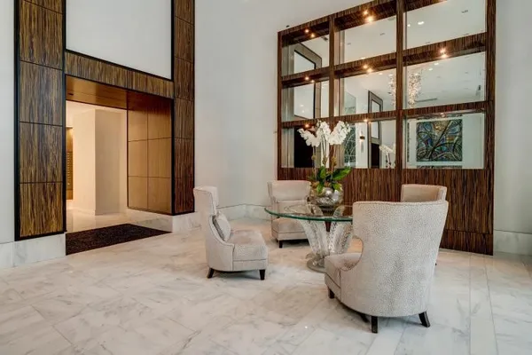$1,040,000 | 2727 Kirby Drive, Unit 16C, Houston, TX 77098
