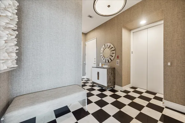 $1,040,000 | 2727 Kirby Drive, Unit 16C, Houston, TX 77098