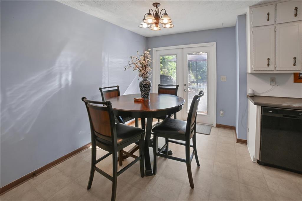 1081 Oak Road Southwest Lilburn, GA 30047 - Photo 9 of 26
