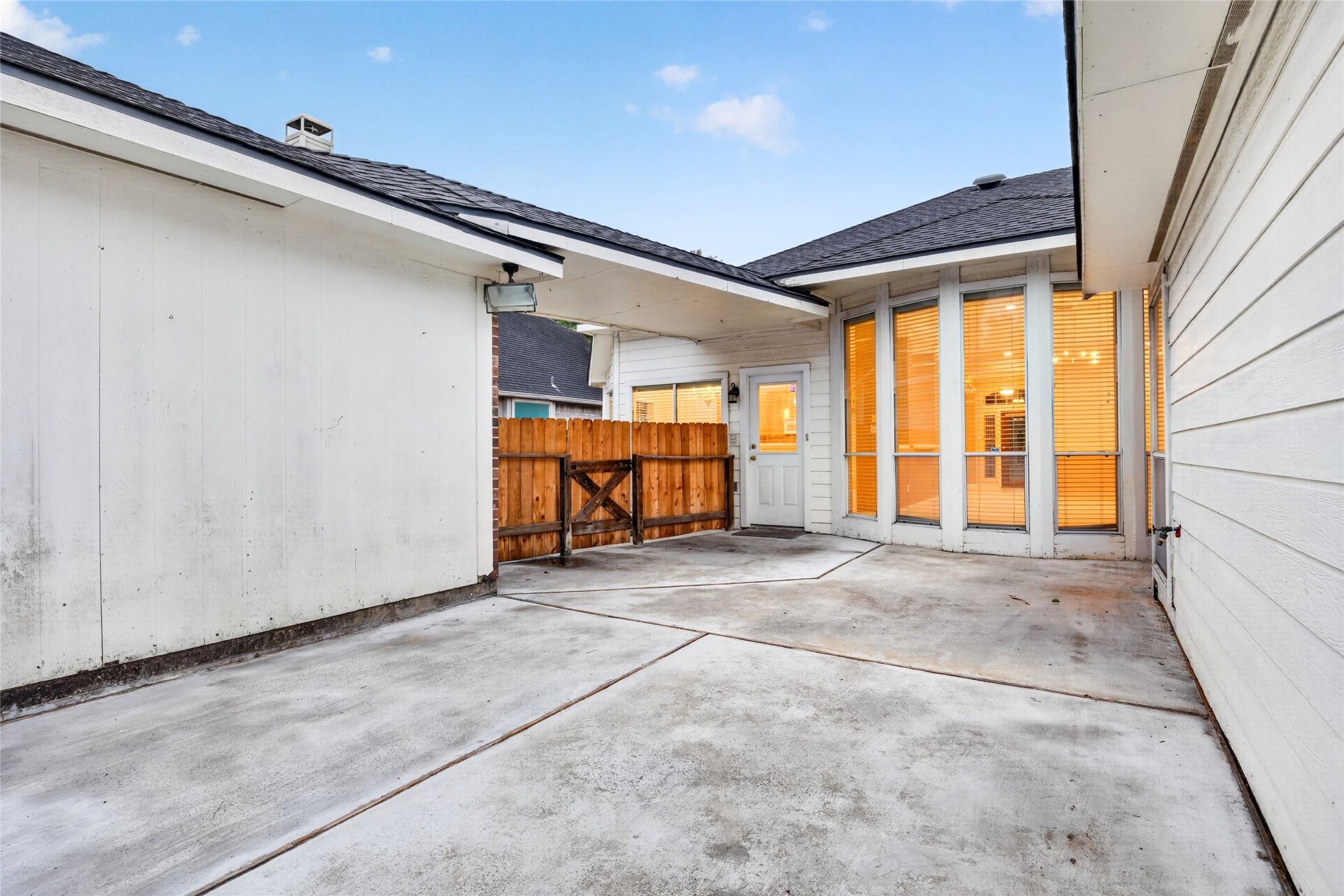 9910 Ripple Lake Drive Houston, TX 77065 - Photo 35 of 40