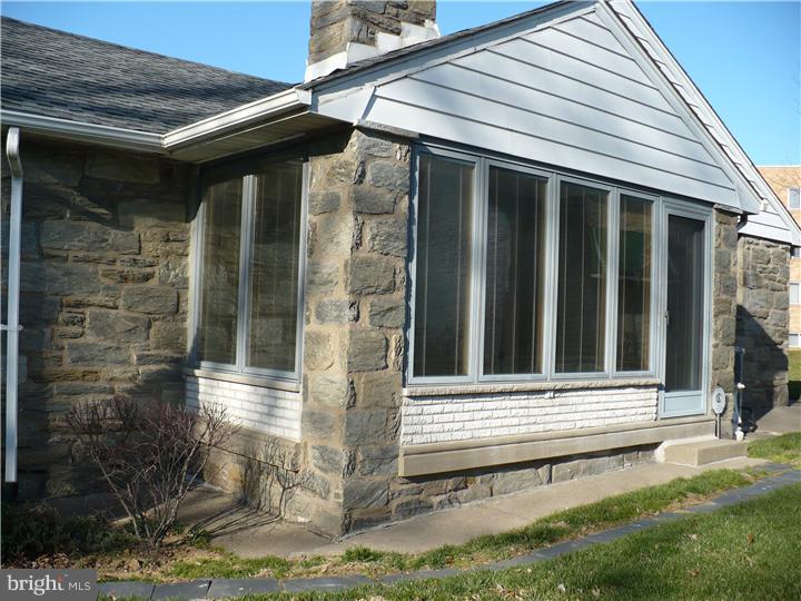 3207 Rhawn Street Philadelphia, PA 19136 - Photo 8 of 18 Sun Room