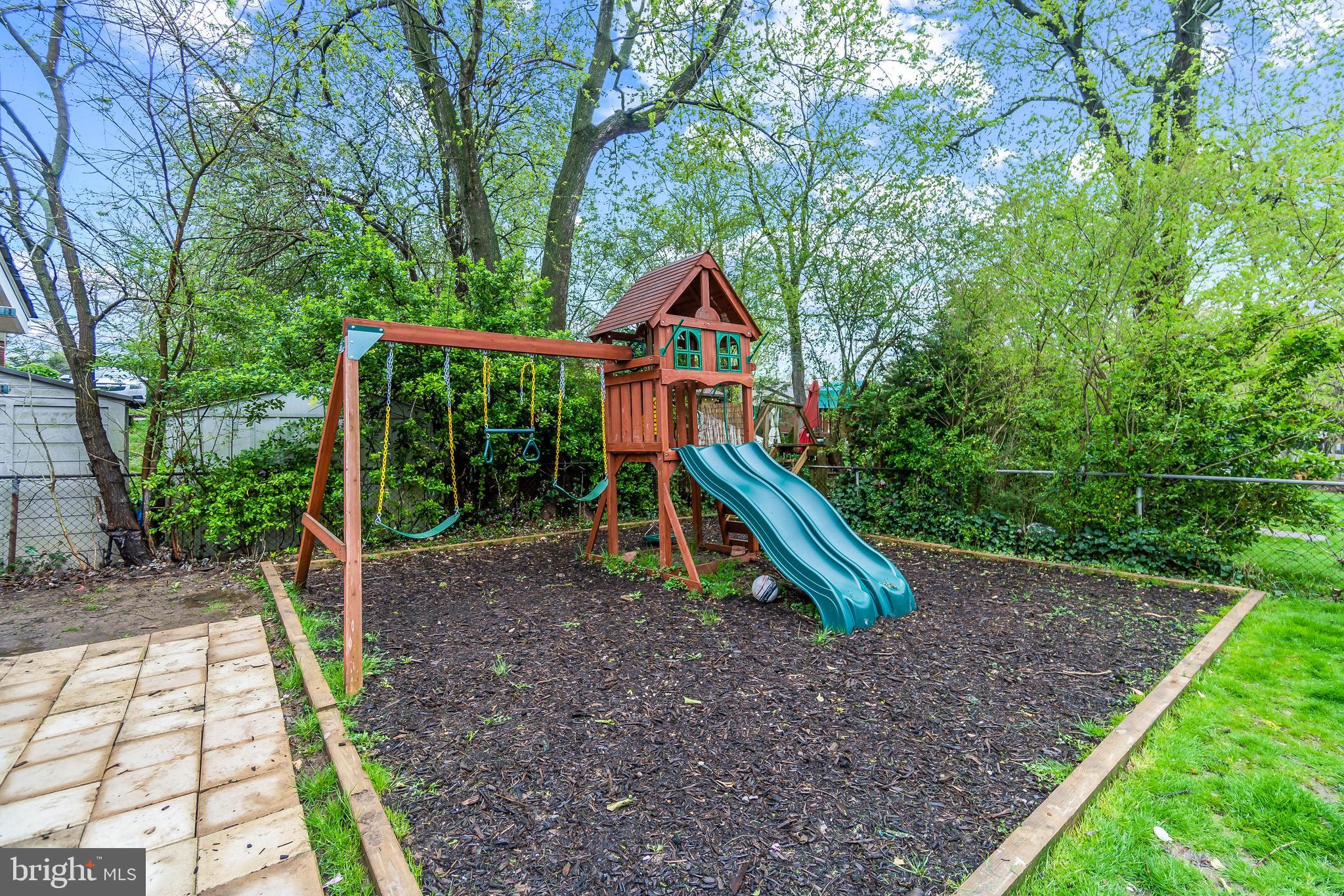 5225 Heming Avenue Springfield, VA 22151 - Photo 30 of 36 Play Area
