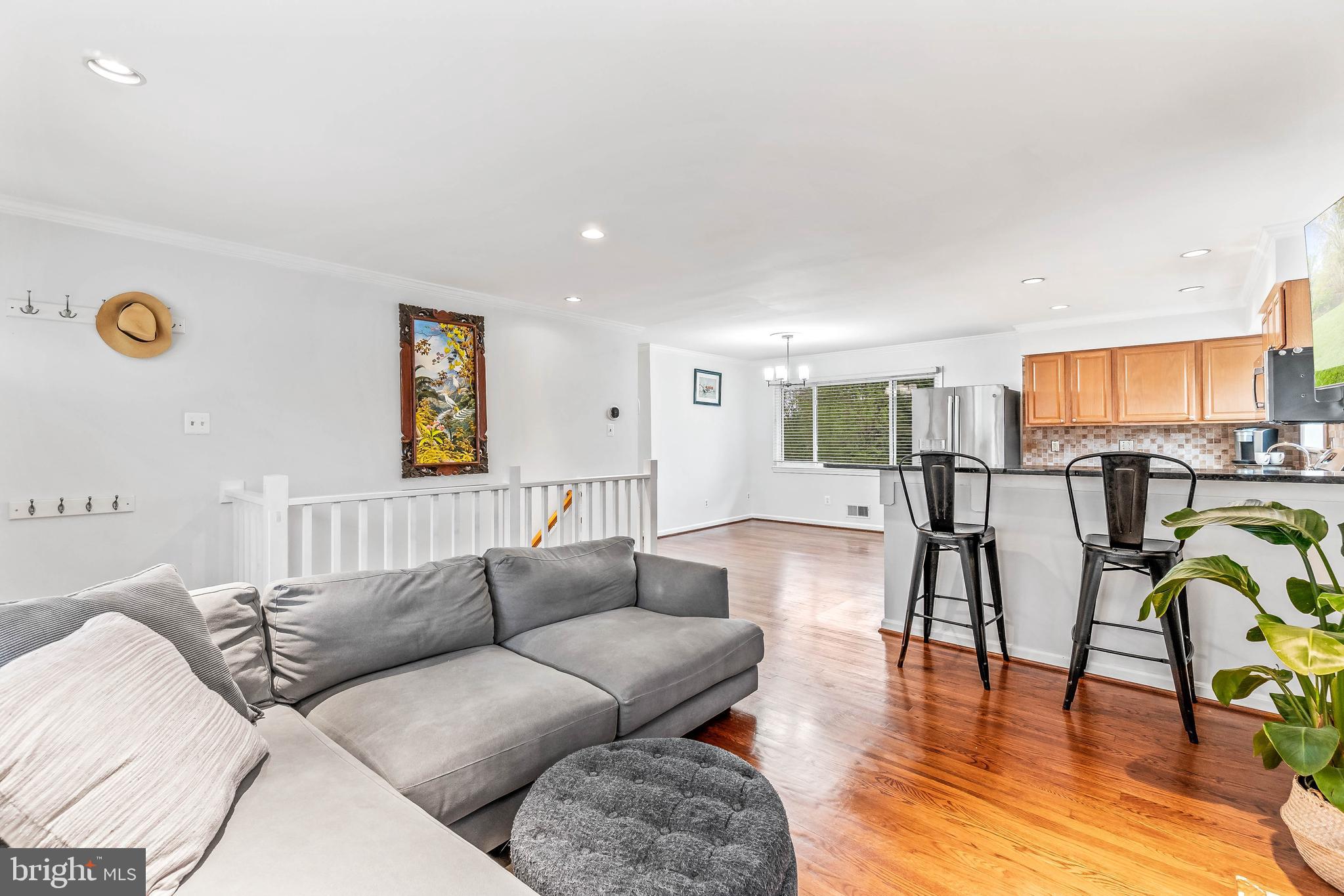 5225 Heming Avenue Springfield, VA 22151 - Photo 5 of 36 Living Room