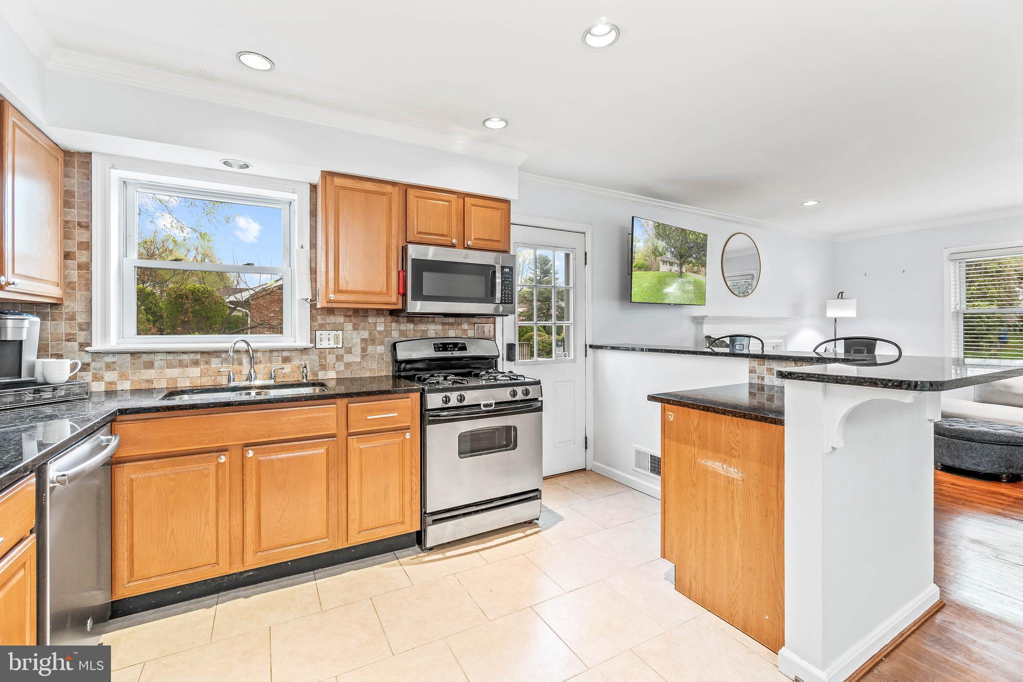 5225 Heming Avenue Springfield, VA 22151 - Photo 7 of 36 Kitchen
