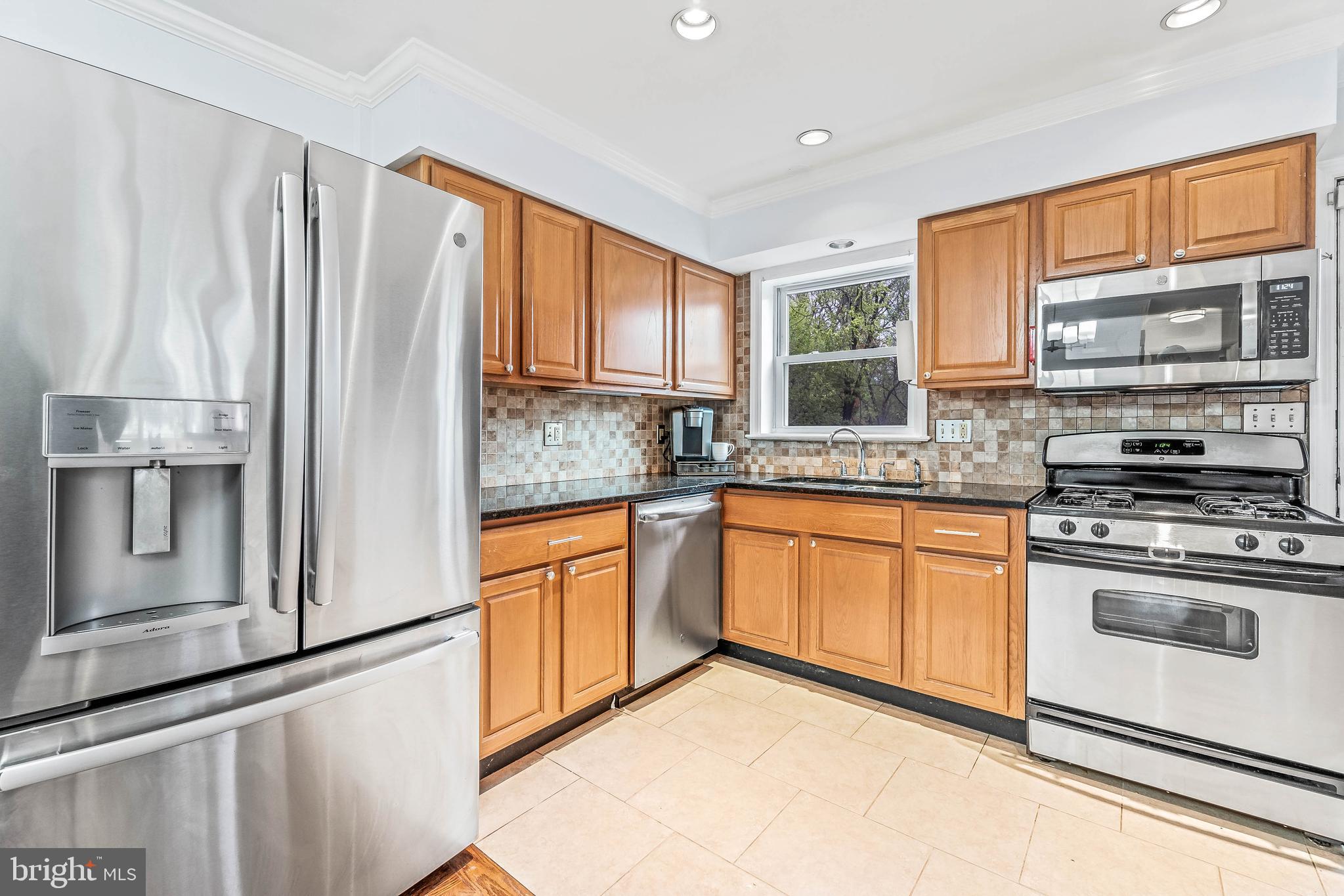 5225 Heming Avenue Springfield, VA 22151 - Photo 9 of 36 Kitchen