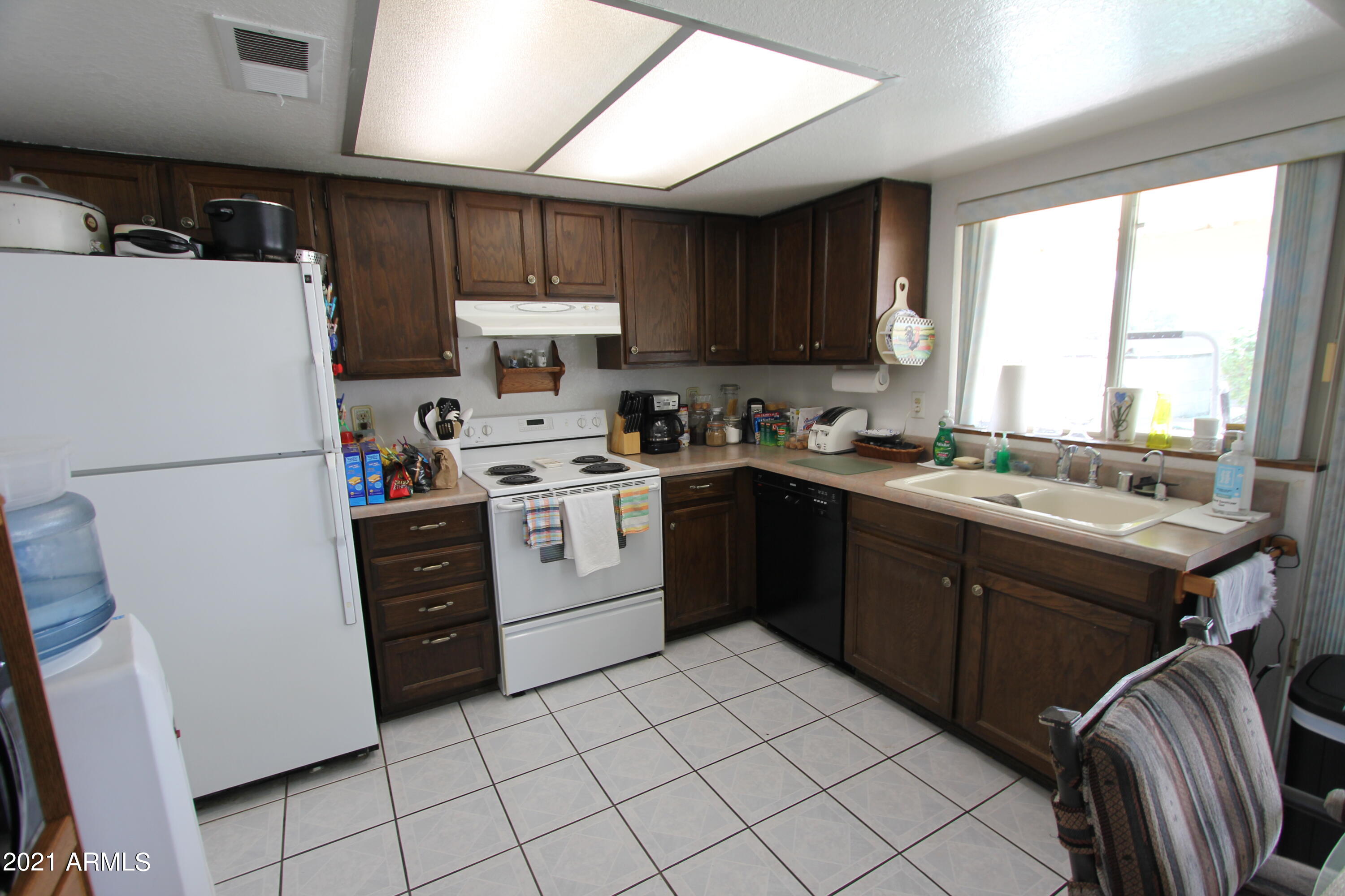 1725 West Utopia Road Phoenix, AZ 85027 - Photo 5 of 29 Kitchen 1