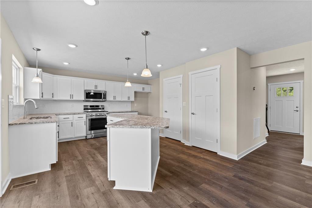 2566 Willowbrook Road Pittsburgh, PA 15241 - Photo 5 of 26 Gallery Image 5