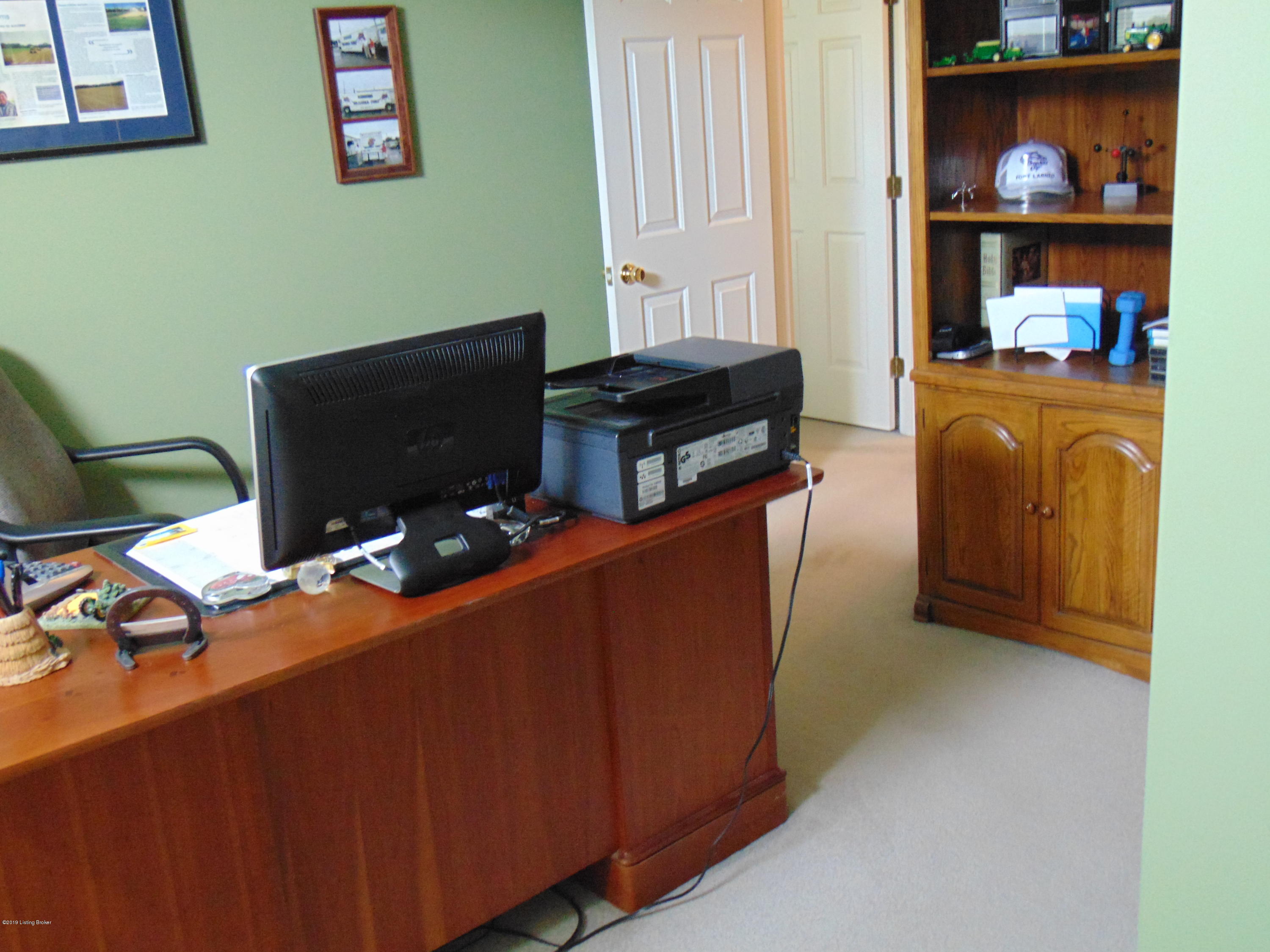 8212 Lacevine Road Louisville, KY 40220 - Photo 31 of 59 DSC00916