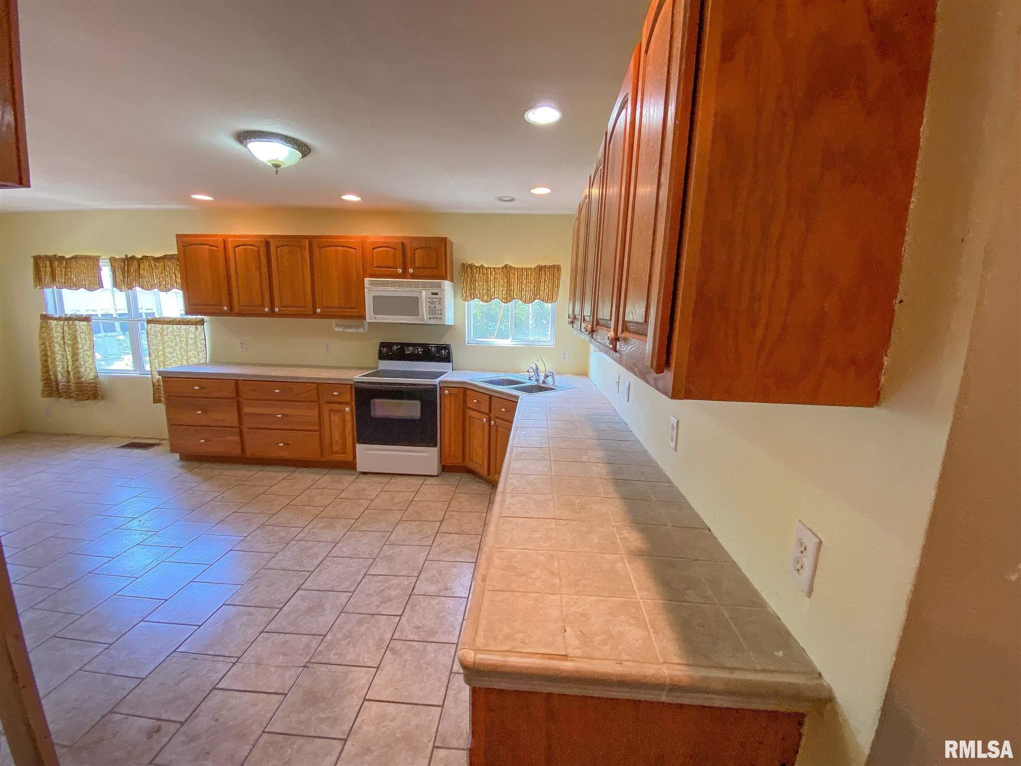 8605 Bob White Road Louisville, IL 62858 - Photo 17 of 50 Gallery Image 17