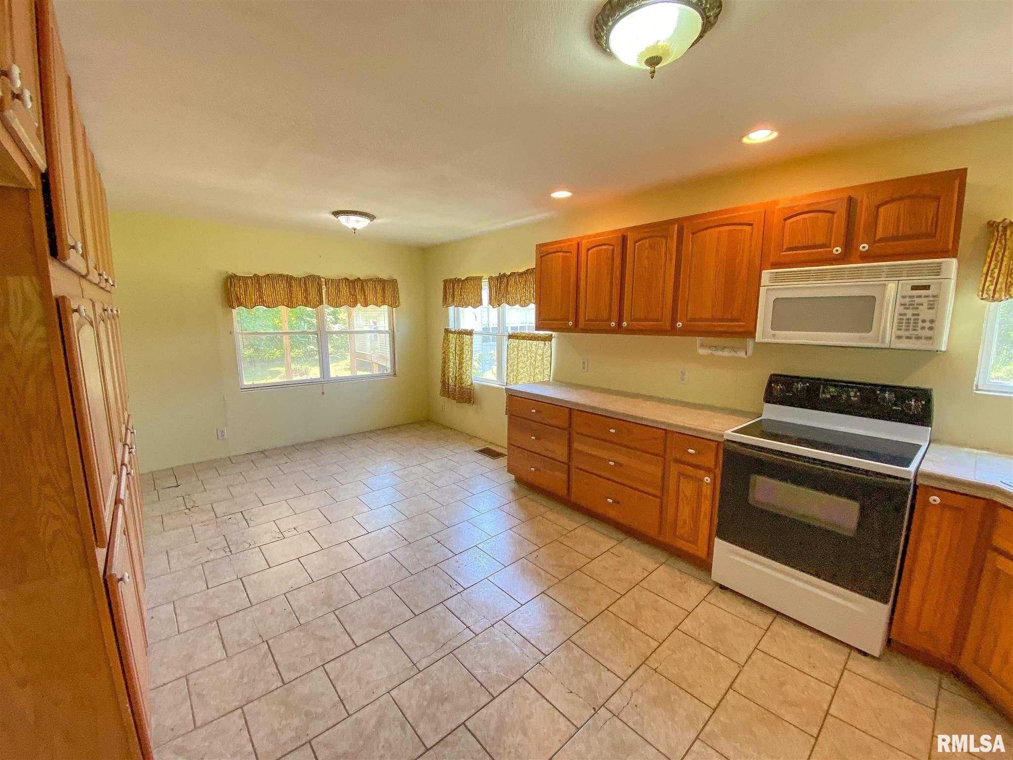 8605 Bob White Road Louisville, IL 62858 - Photo 18 of 50 Gallery Image 18