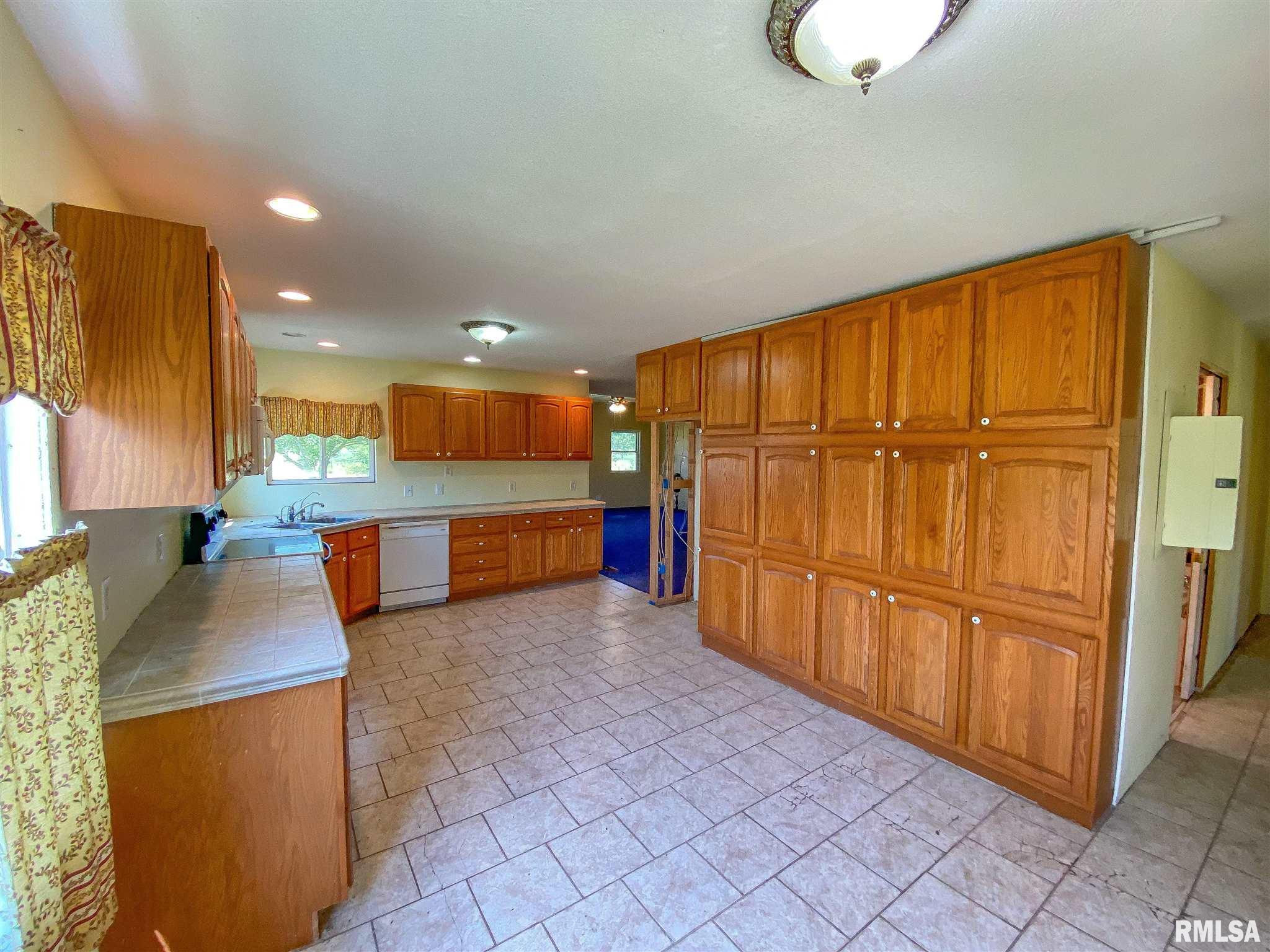 8605 Bob White Road Louisville, IL 62858 - Photo 19 of 50 Gallery Image 19