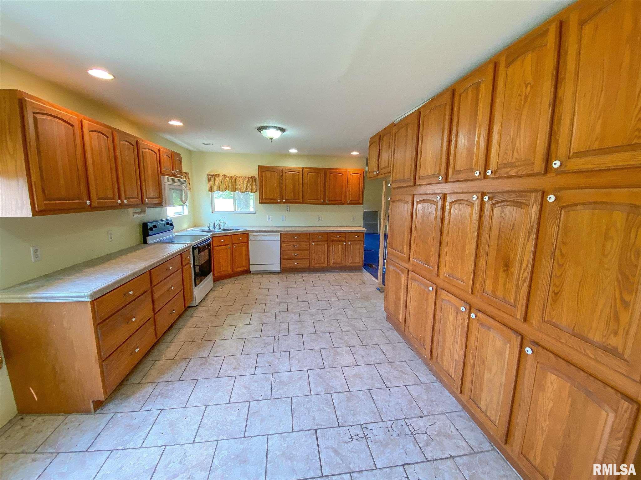 8605 Bob White Road Louisville, IL 62858 - Photo 20 of 50 Gallery Image 20
