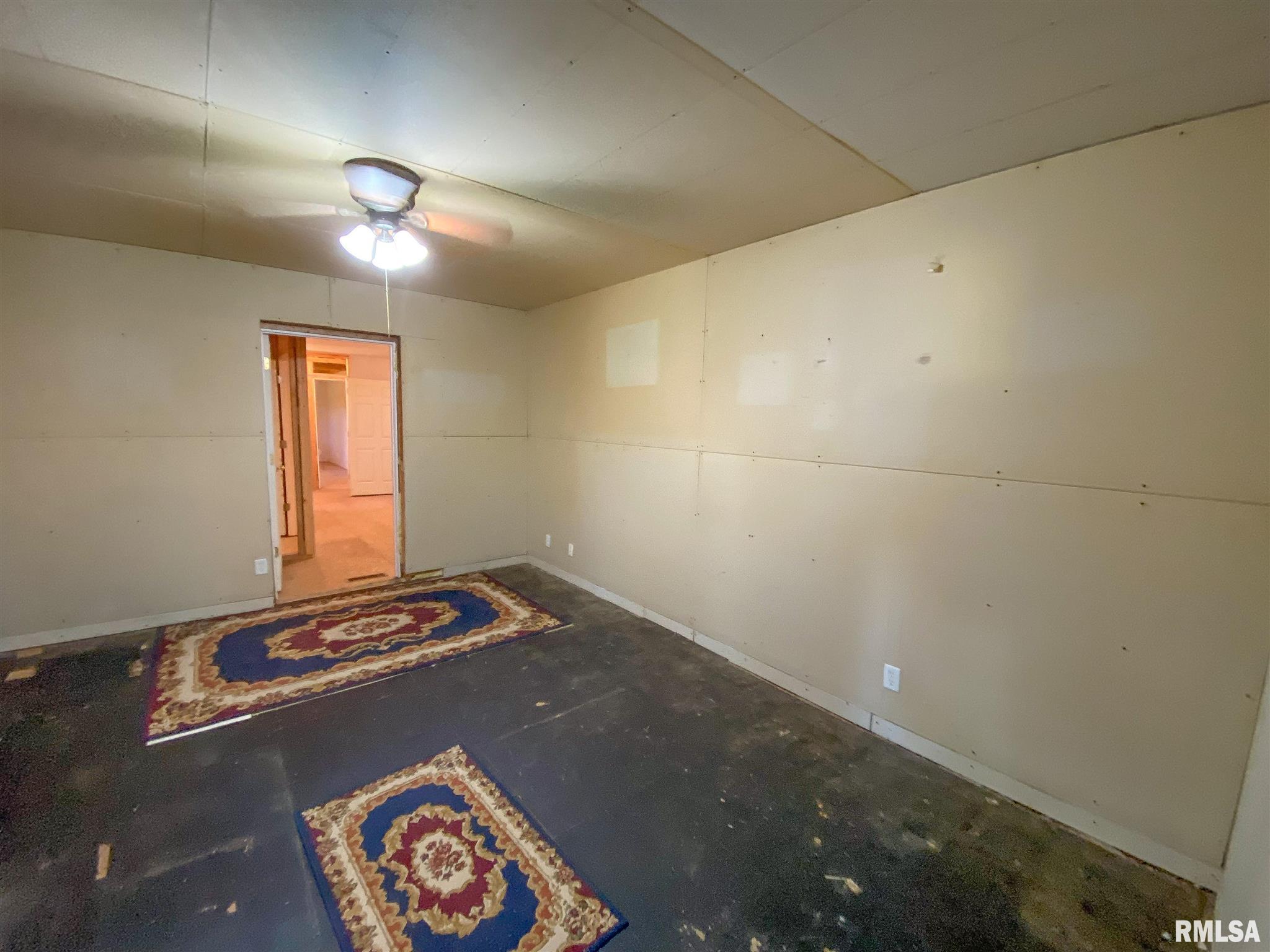 8605 Bob White Road Louisville, IL 62858 - Photo 27 of 50 Gallery Image 27