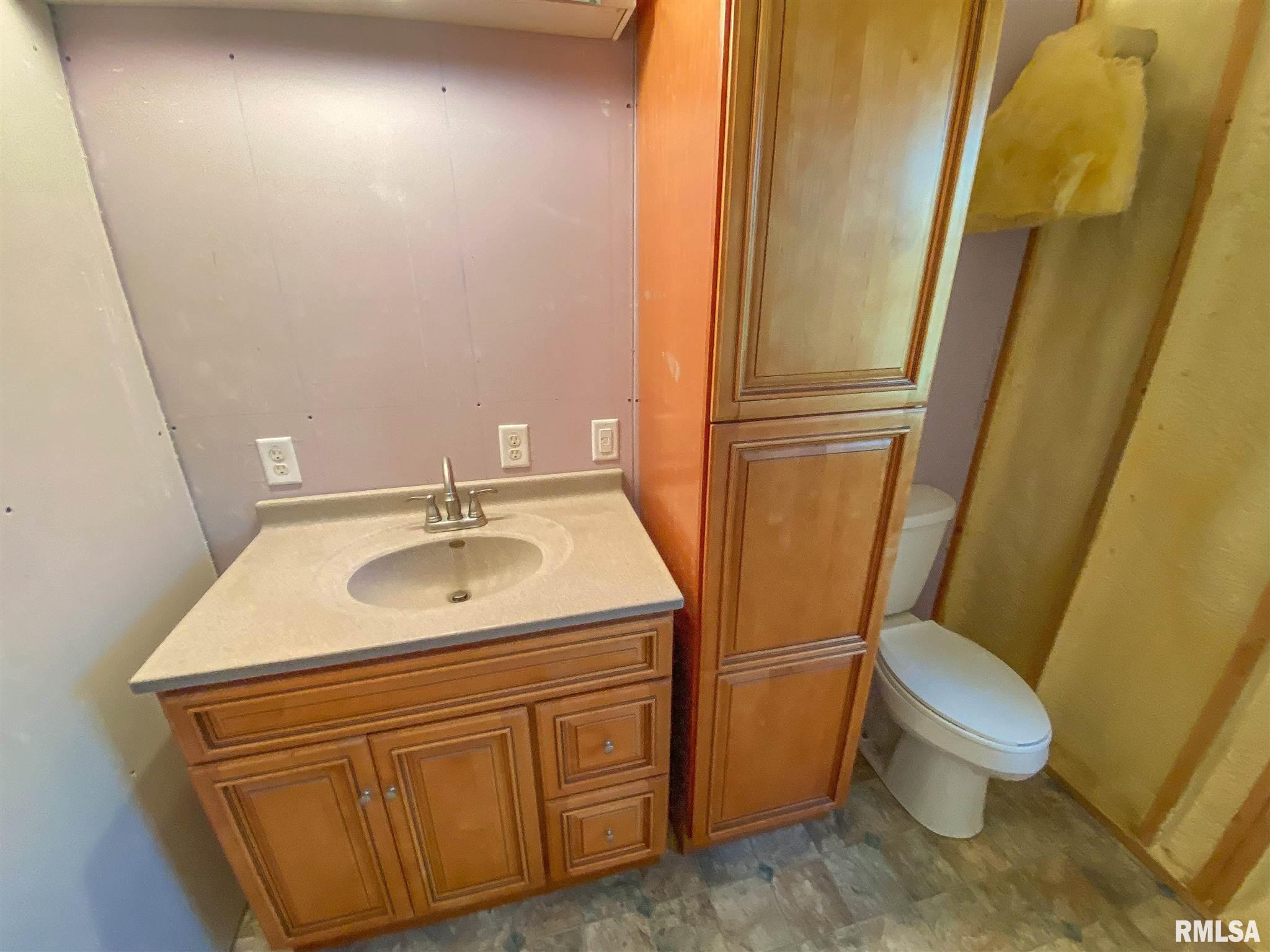 8605 Bob White Road Louisville, IL 62858 - Photo 34 of 50 Gallery Image 34