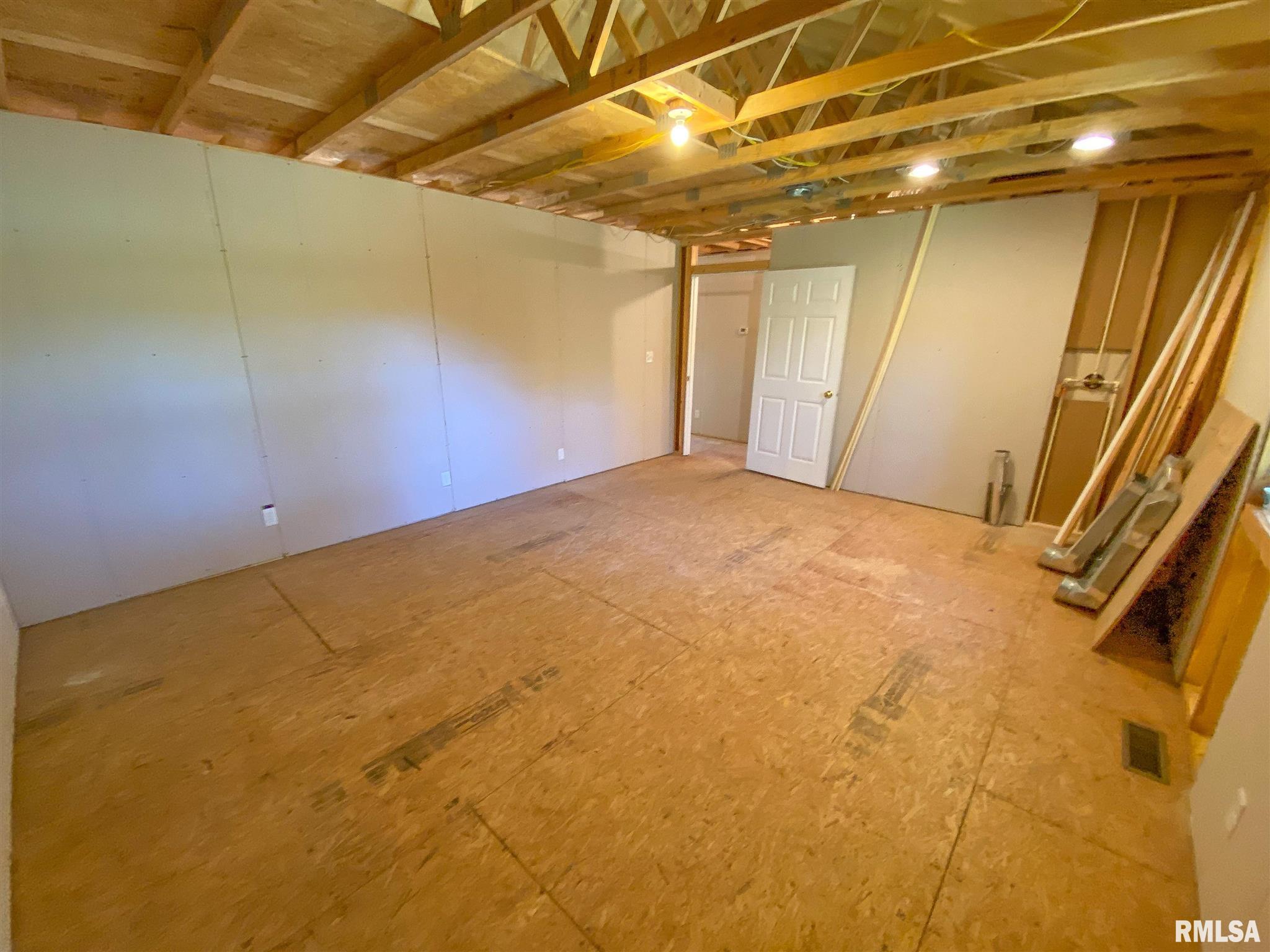 8605 Bob White Road Louisville, IL 62858 - Photo 39 of 50 Gallery Image 39
