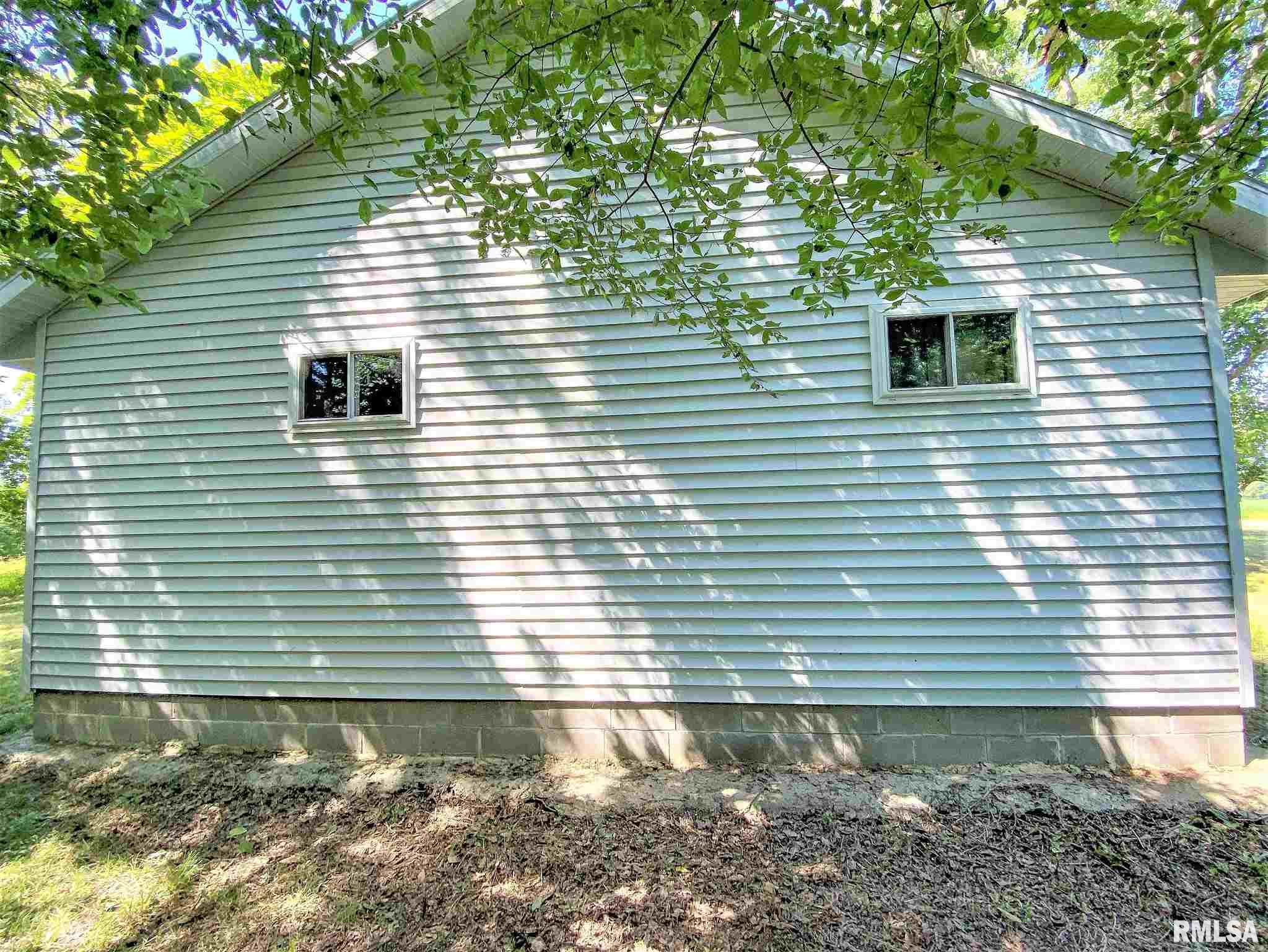 8605 Bob White Road Louisville, IL 62858 - Photo 4 of 50 Gallery Image 4