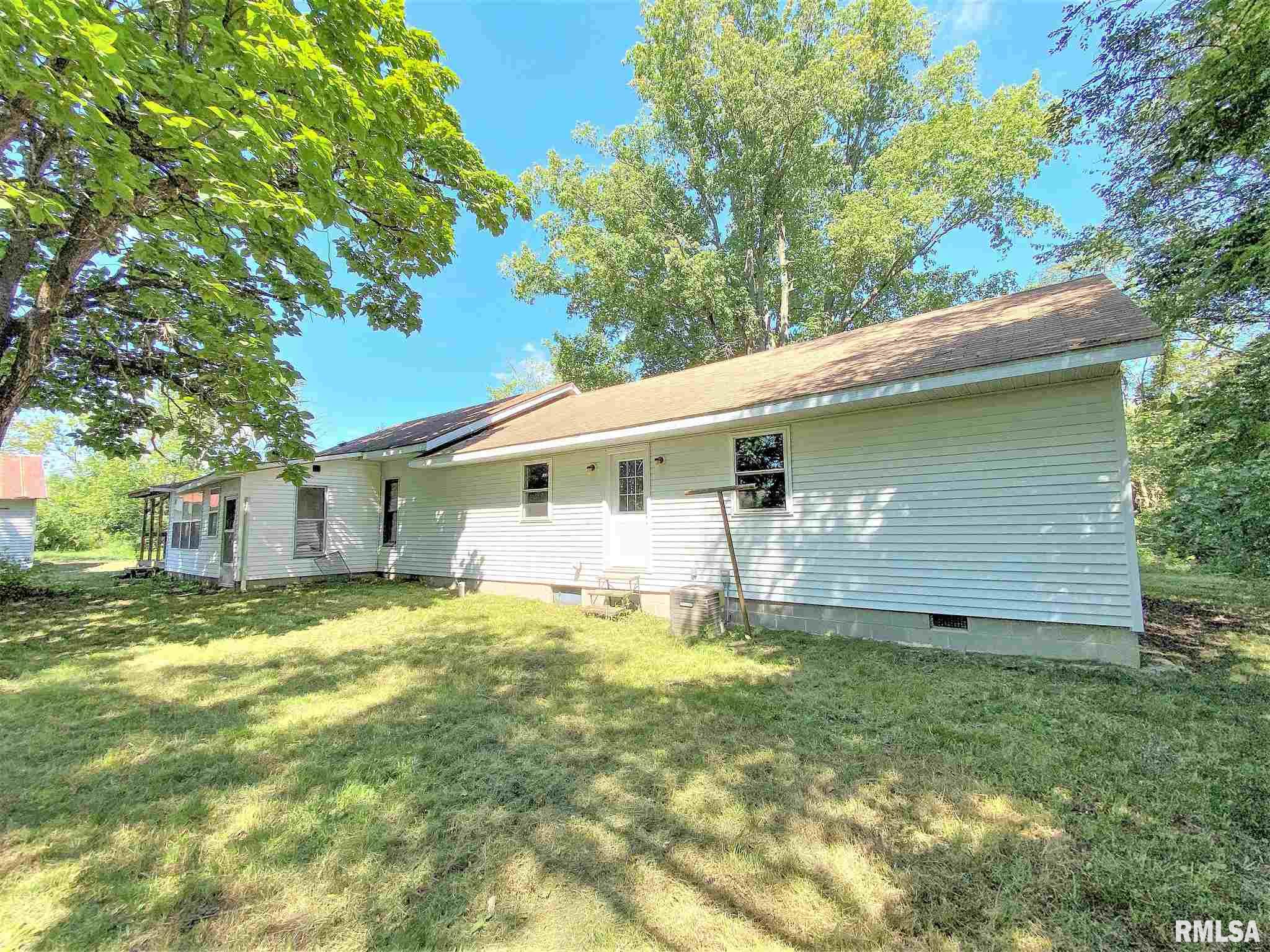 8605 Bob White Road Louisville, IL 62858 - Photo 5 of 50 Gallery Image 5