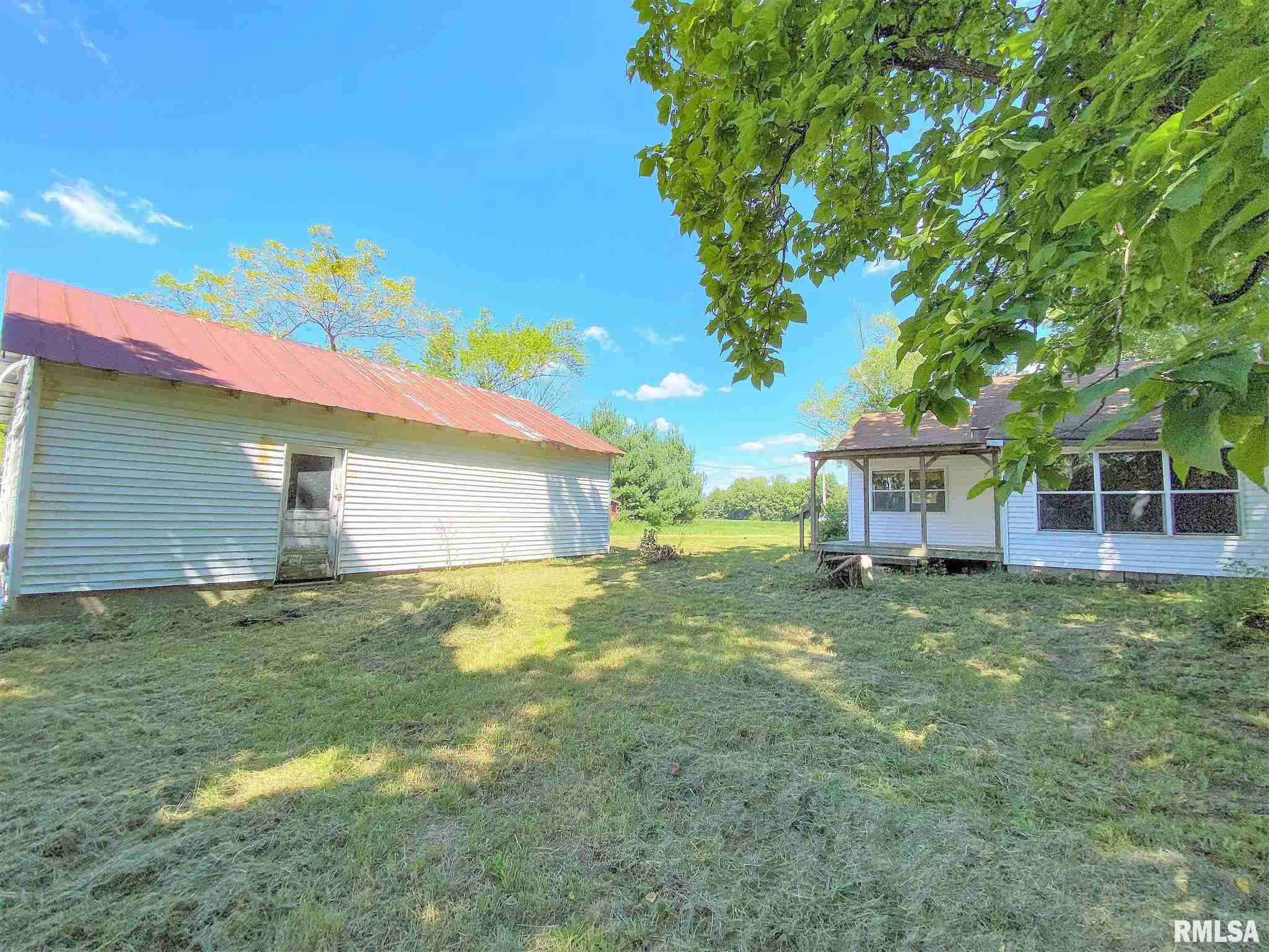 8605 Bob White Road Louisville, IL 62858 - Photo 6 of 50 Gallery Image 6