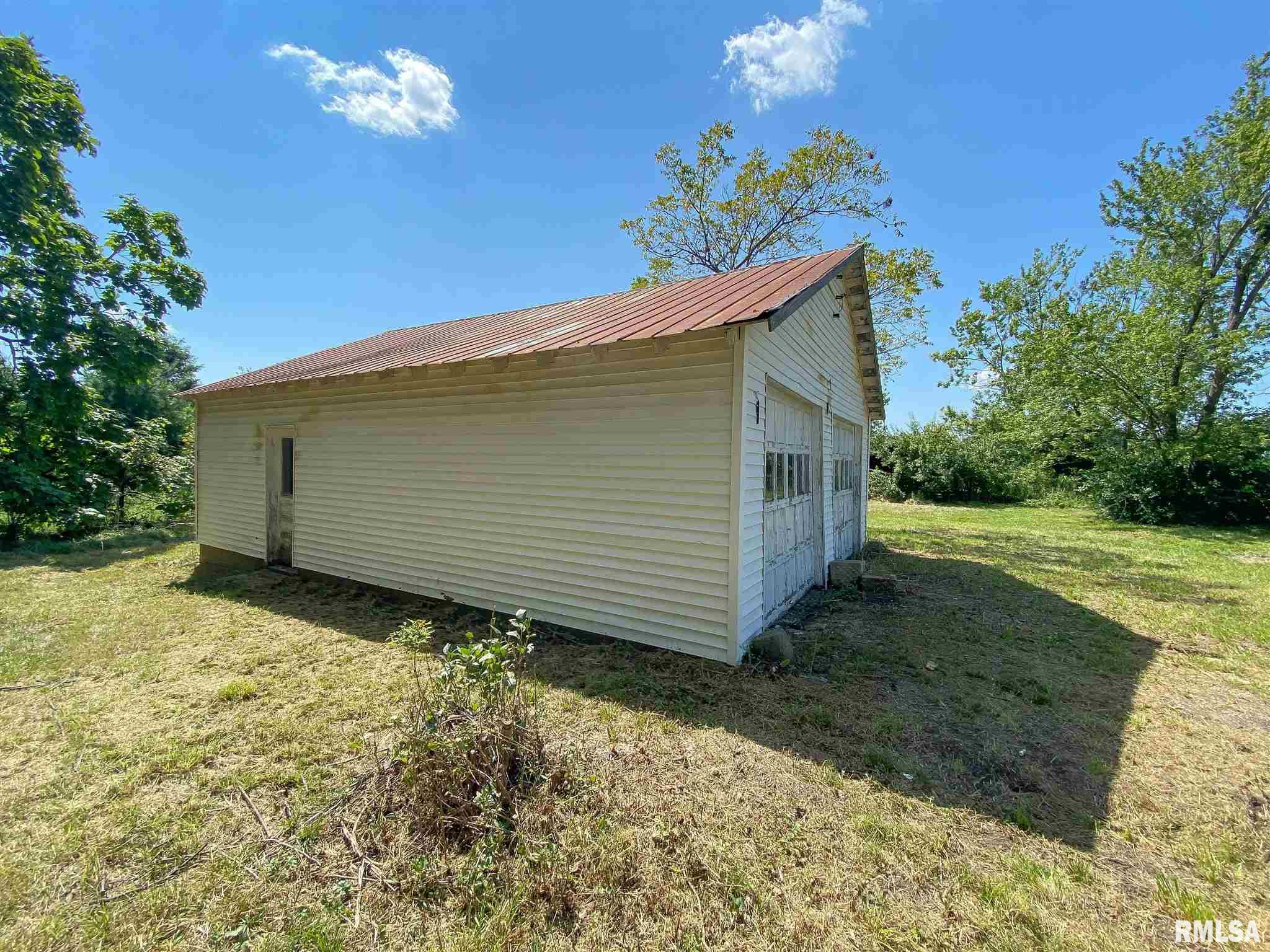 8605 Bob White Road Louisville, IL 62858 - Photo 8 of 50 Gallery Image 8