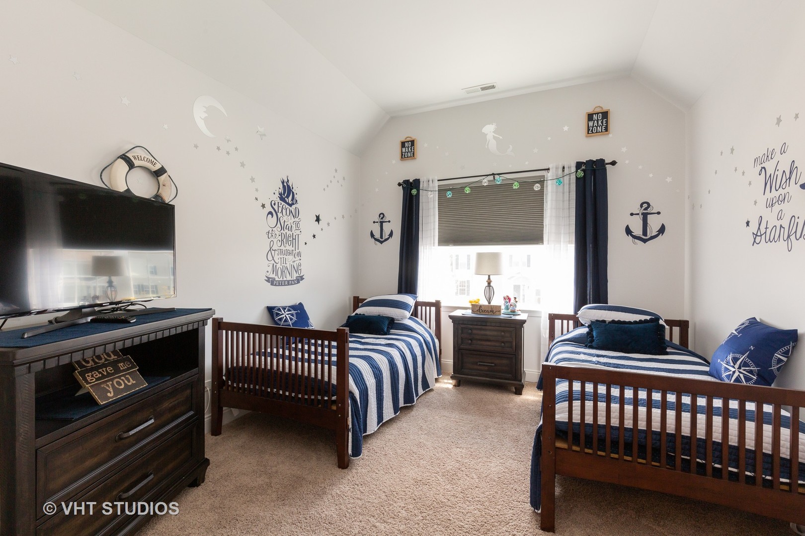 1175 Falcon Ridge Drive, Unit 1175 Elgin, IL 60124 - Photo 8 of 17 a bedroom with furniture and a flat screen tv