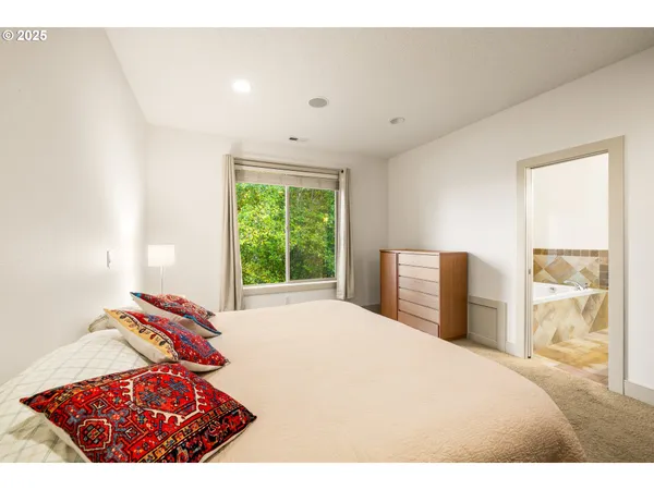 $630,000 | 242 Southeast 29th Street, Gresham, OR 97080