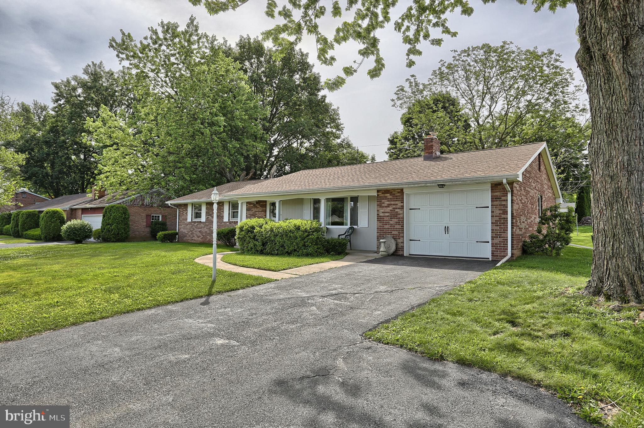 422 East Evergreen Road Lebanon, PA 17042 - Photo 2 of 33 Gallery Image 2