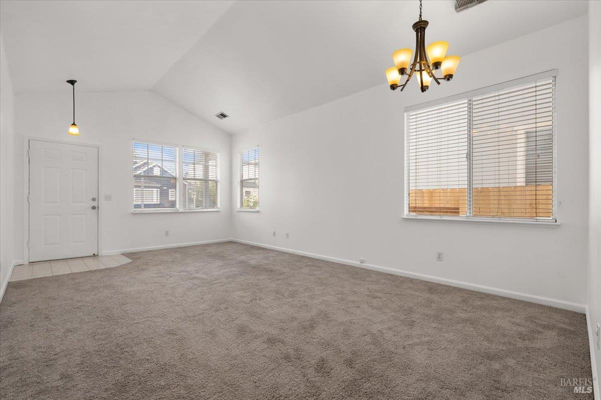 1447 Tammy Way Santa Rosa, CA 95401 - Photo 5 of 23