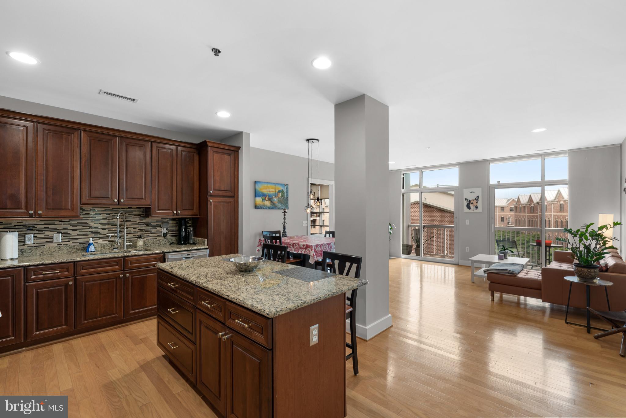2772 Lighthouse Point East, Unit 313 Baltimore, MD 21224 - Photo 10 of 35 Kitchen