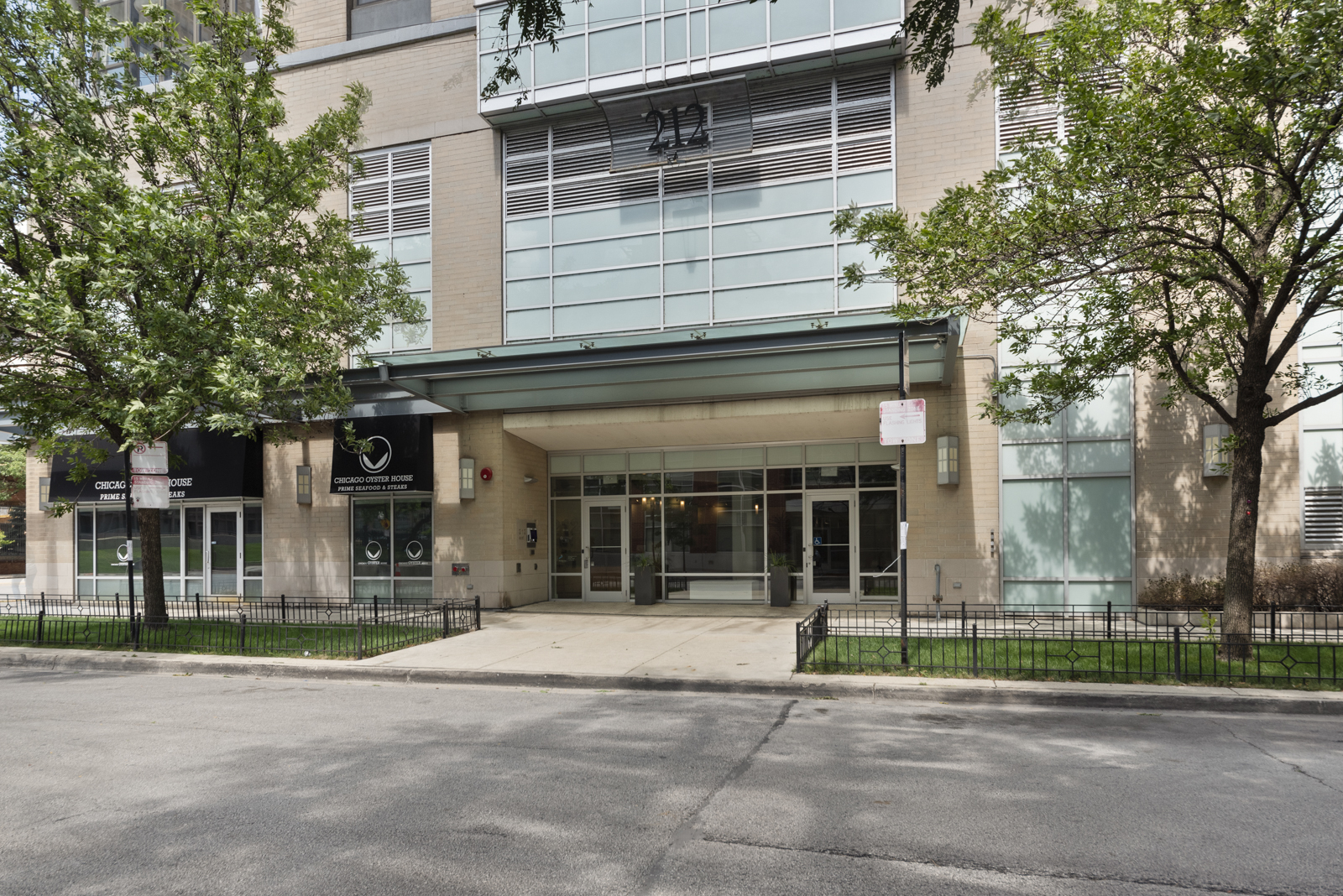 212 East Cullerton Street, Unit 406 Chicago, IL 60616 - Photo 2 of 12