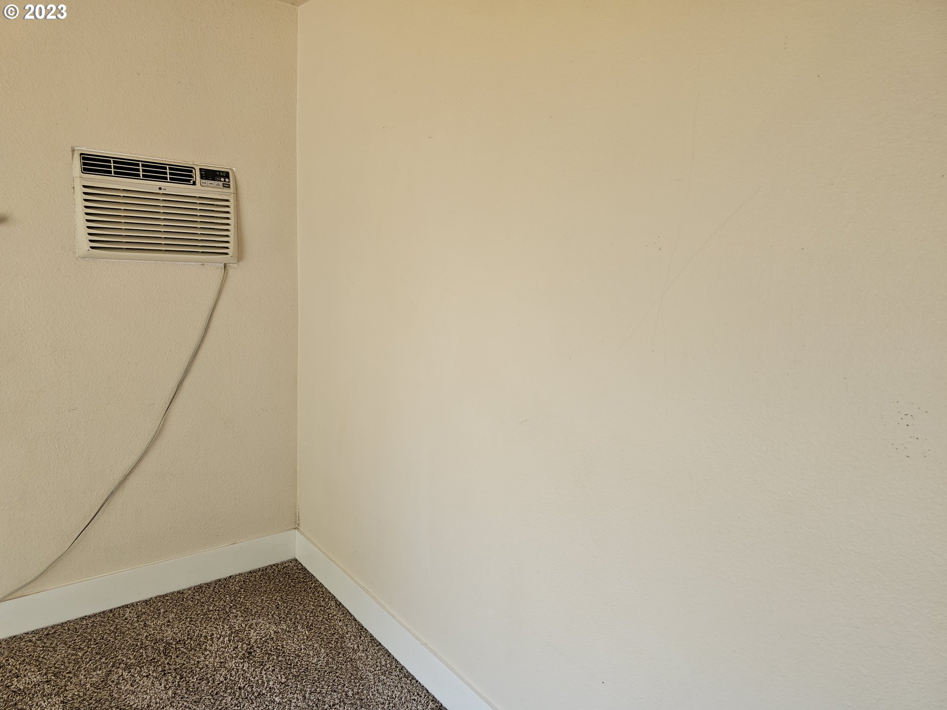 2644 Edison Street Eugene, OR 97402 - Photo 14 of 29 a view of a small space