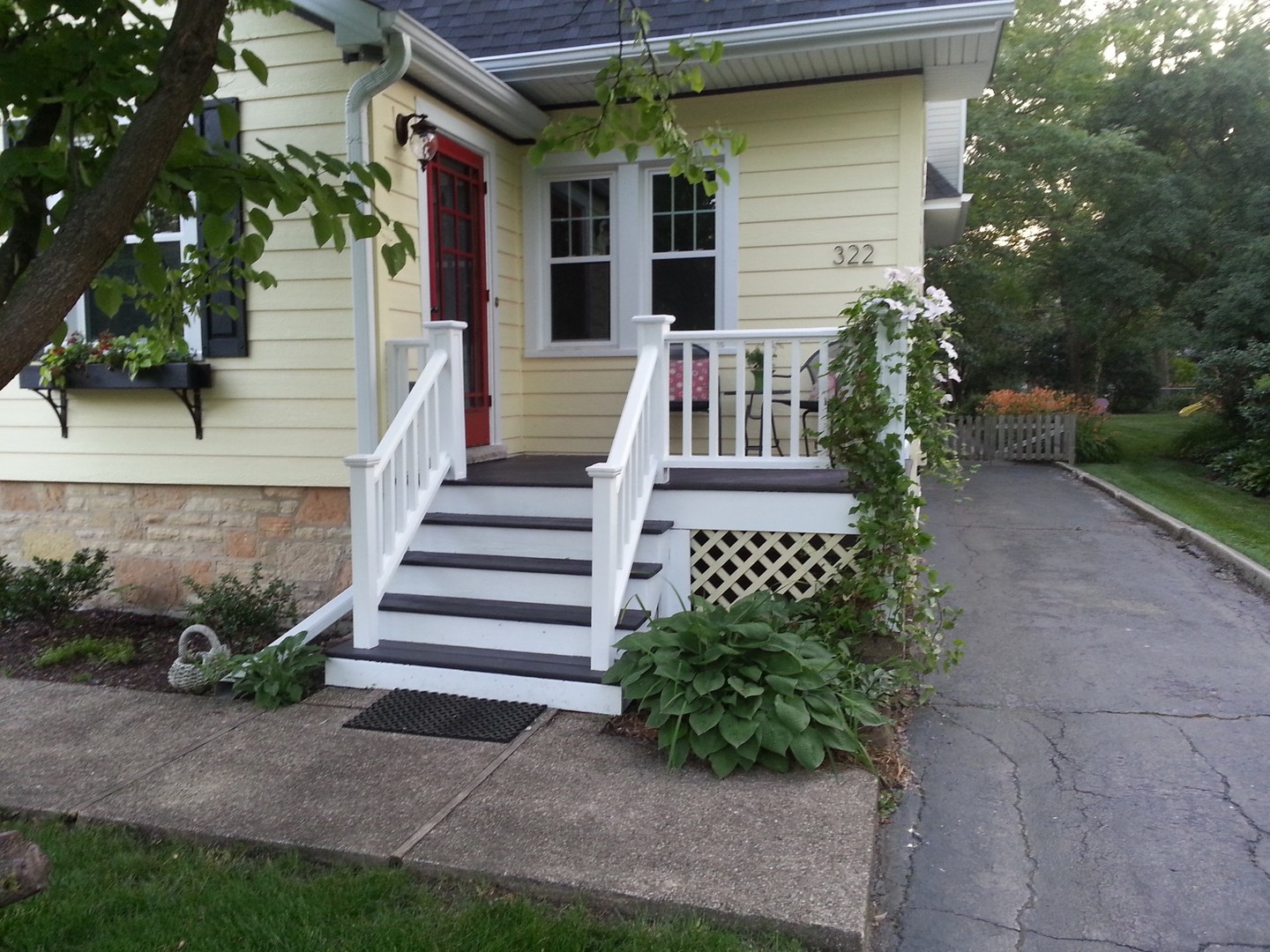 322 Northwood Road Riverside, IL 60546 - Photo 2 of 32