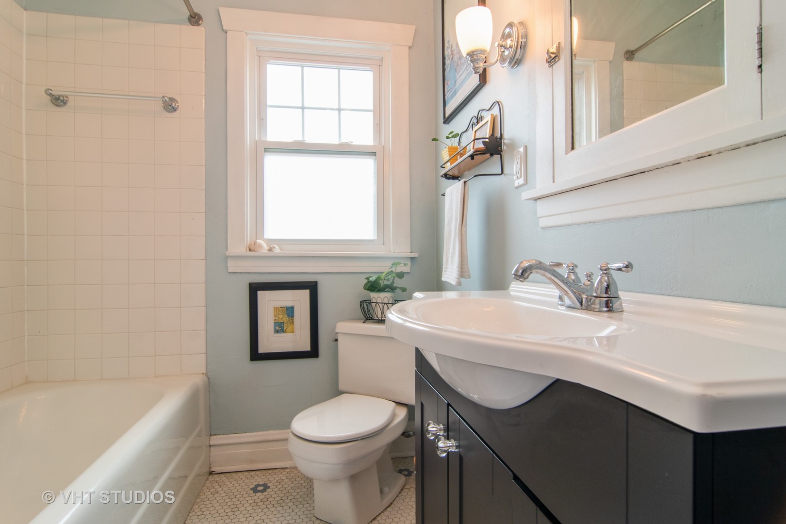 322 Northwood Road Riverside, IL 60546 - Photo 15 of 32
