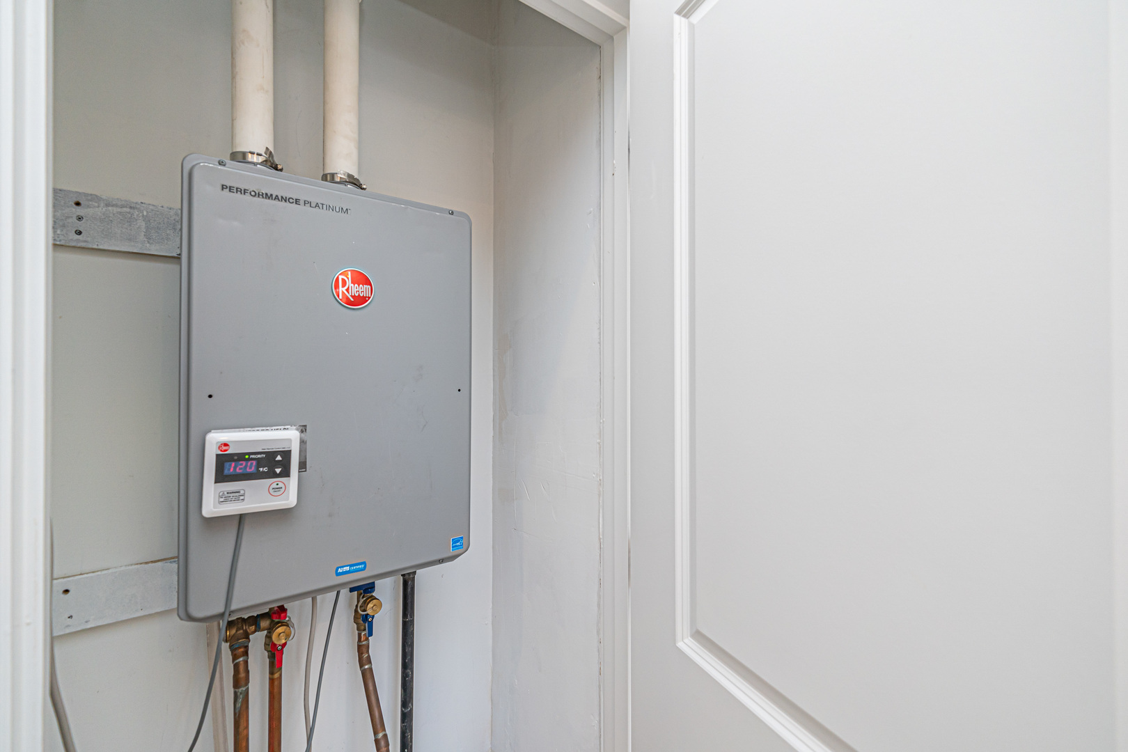 4149 South Cottage Grove Avenue, Unit 305 Chicago, IL 60653 - Photo 24 of 27 a view of kitchen with stairs