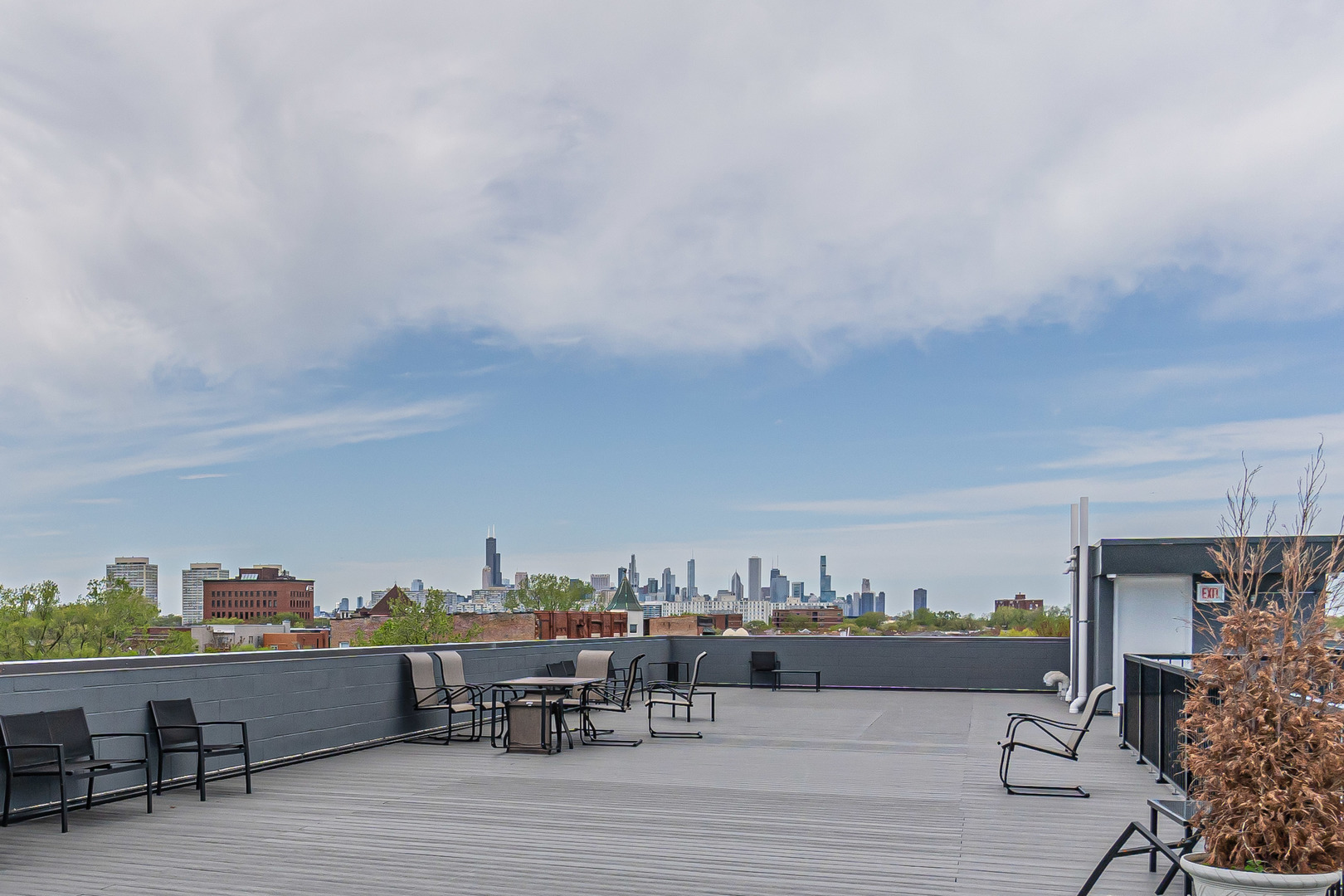 4149 South Cottage Grove Avenue, Unit 305 Chicago, IL 60653 - Photo 5 of 27 a view of a terrace with chairs